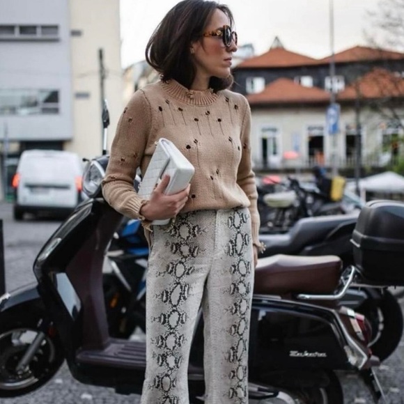 ZARA | Distressed Destroyed Knit Taupe Crew Neck Brown Tan Cotton Sweater - Picture 13 of 13